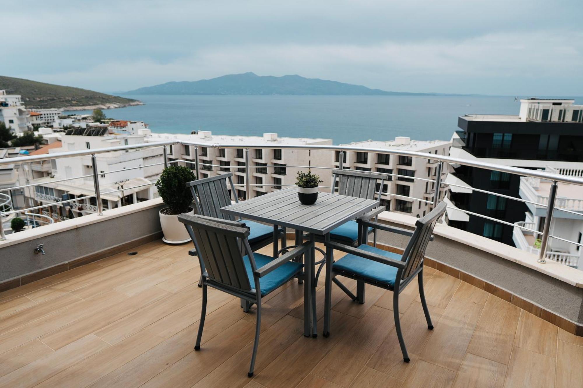 Hotel Blue Sky Sarandë Exteriör bild
