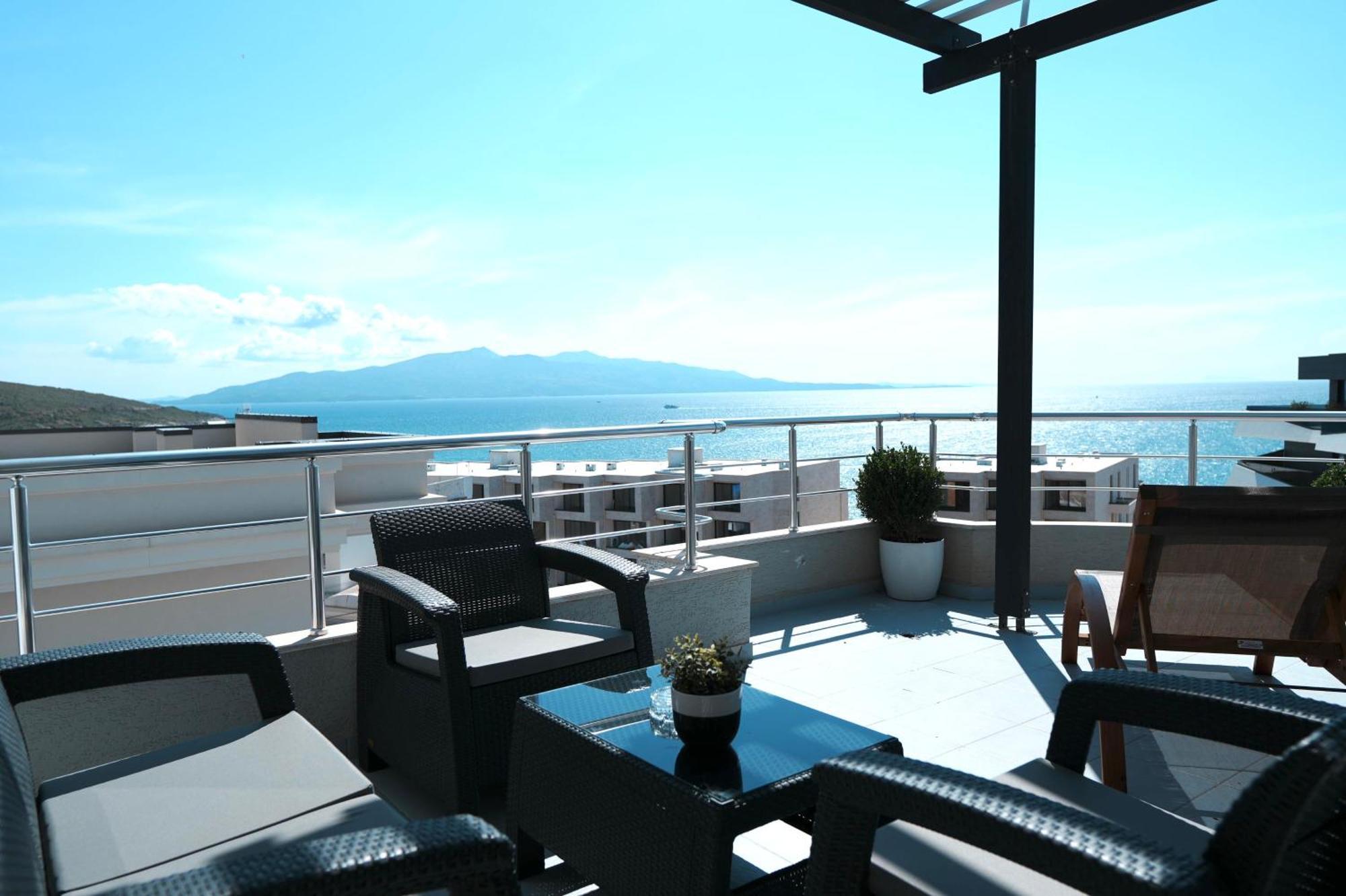 Hotel Blue Sky Sarandë Exteriör bild