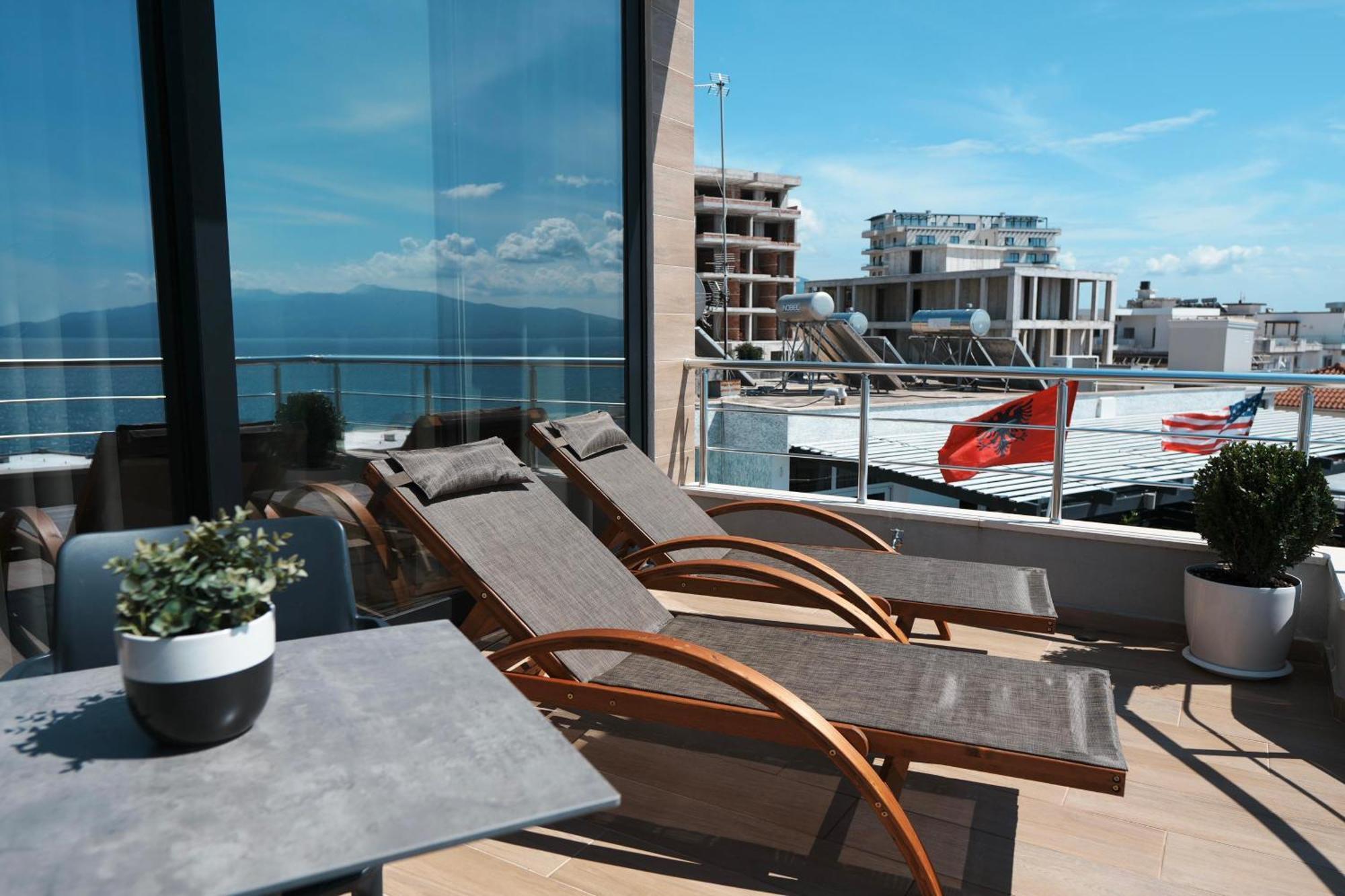 Hotel Blue Sky Sarandë Exteriör bild