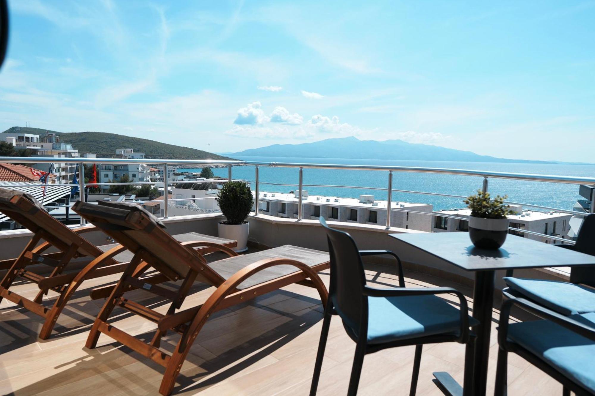 Hotel Blue Sky Sarandë Exteriör bild